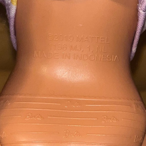 BARBIE Extra Curvy Doll. - Picture 3 of 3